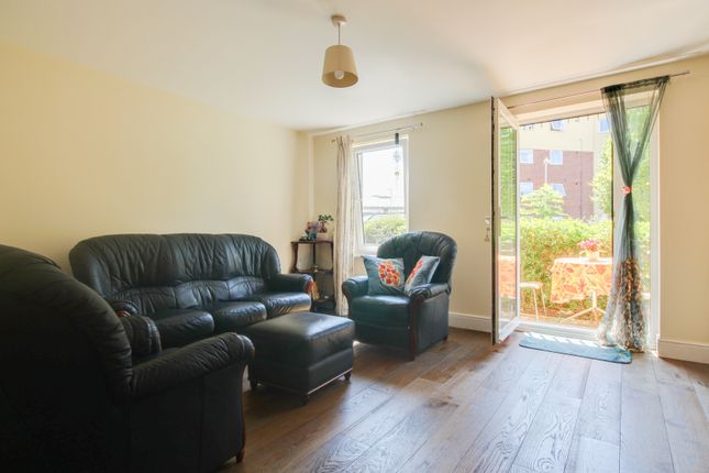 Flat 4, 39, Longhorn Avenue, Gloucester photo 4