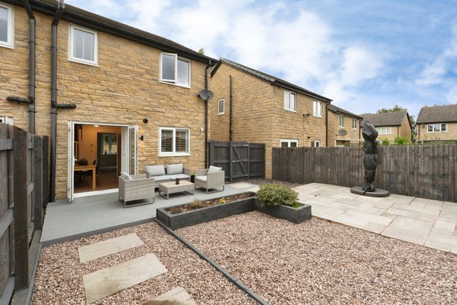 14, Maden Fold Close, Lancashire photo 4