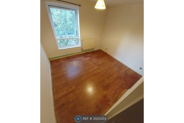 Merrydale Square, Northampton photo 4