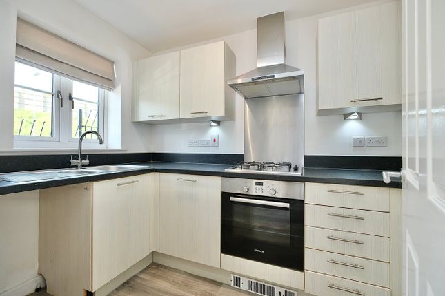21, Station Road, Kettering photo 3