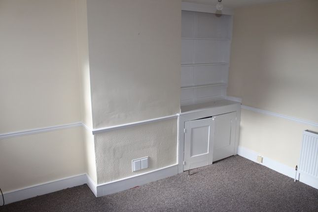 6, Elm Terrace, Harrow Weald photo 4