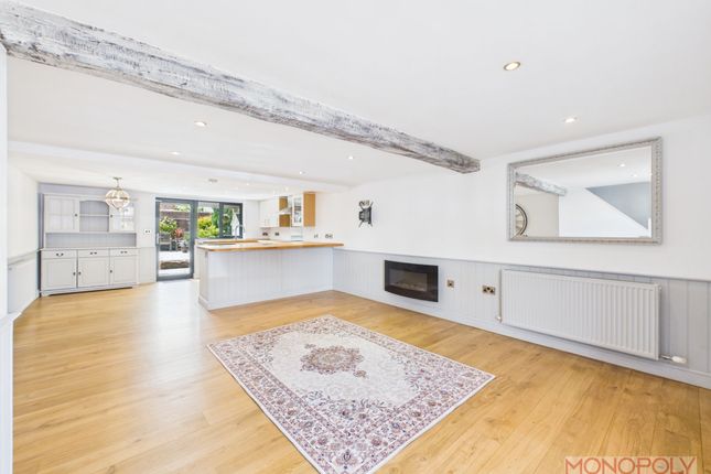 4 Castle Street, Wrexham photo 2