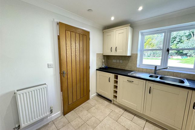2, Florence Gardens, Chepstow photo 3
