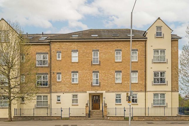 Flat for sale in Richmond Road, Kingston Upon Thames