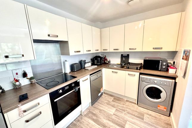 Apartment, Warrington photo 3