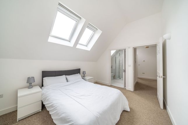 7 Chancellors Close, Beckenham photo 5