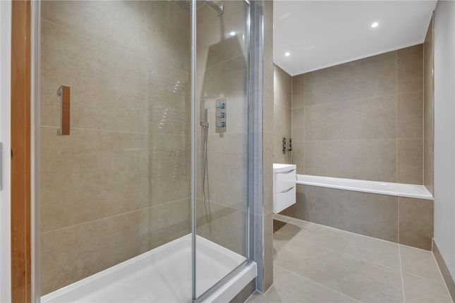20 Cannon Court, 5, Brewhouse Yard, LONDON photo 4