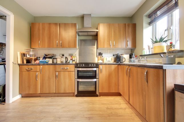 15, Brecon Close, Bideford photo 4