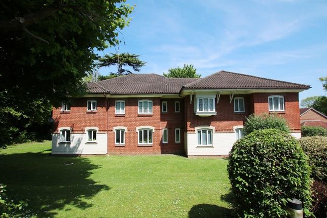 Thumbnail Flat for sale in Hawks Hill Court, Fetcham