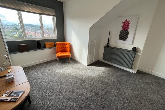 Room 5, 114 Austhorpe Road, Leeds photo 3