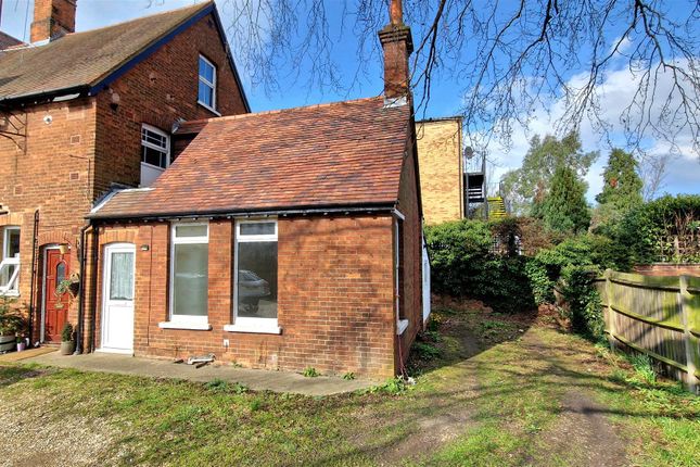 Thumbnail Flat for sale in Dynevor Road, Bedford
