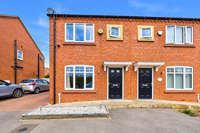 3-bed semi-detached on Easton Road, East  Yorkshire, £160,000