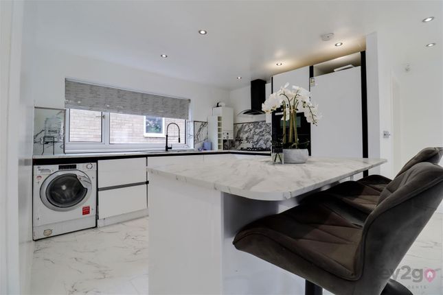 92, Staniforth Avenue, Sheffield photo 4