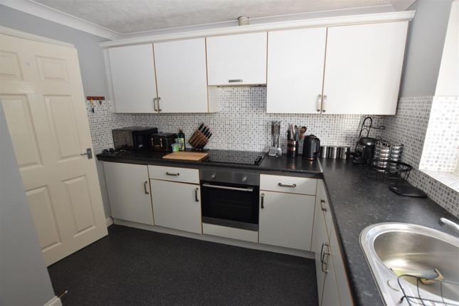 12, Village Close, Bexhill photo 3