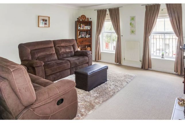 Brackendale Road, Wakefield photo 2