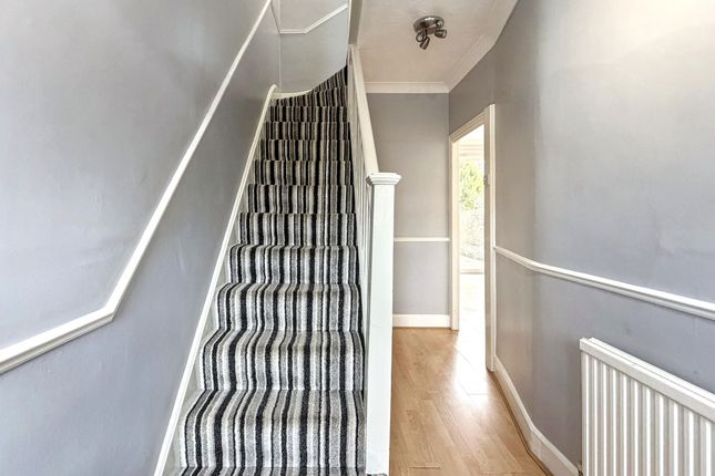 37 Largewood Avenue, Surbiton photo 2