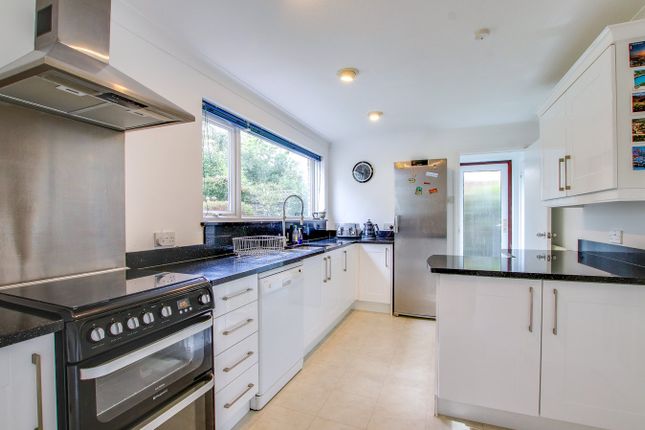 15, Durrant Way, Lymington photo 4