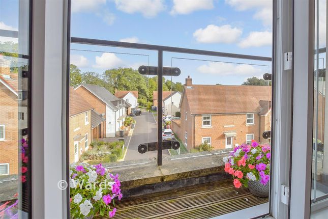 21, Elliot Way, Deal photo 2