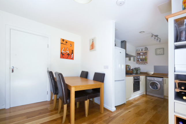 9 Staplehurst Road, London photo 4