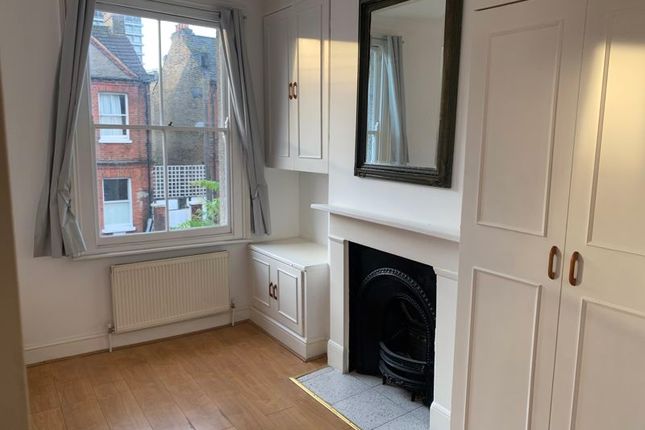 Thumbnail Studio to rent in Biscay Road, London