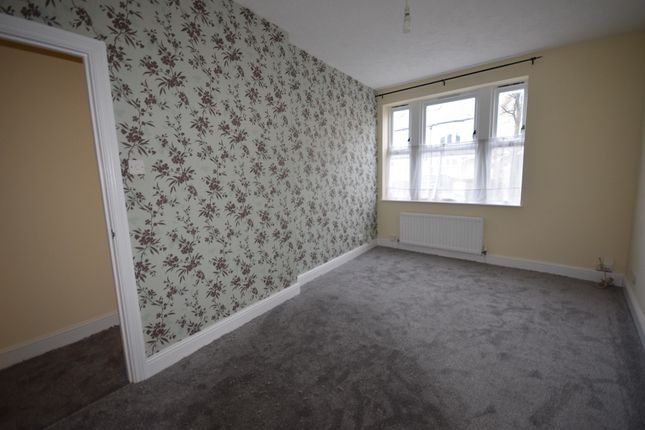 Kingston road, RAYNES PARK photo 5