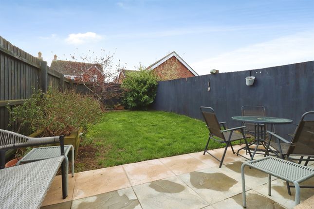 90, Thistle Drive, Kettering photo 3