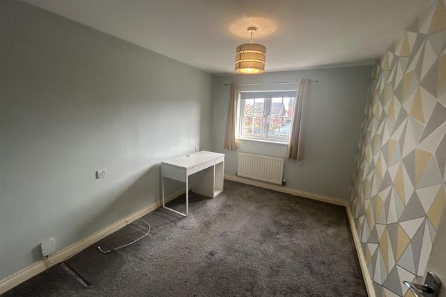 5, Manhattan Gardens, Warrington photo 4