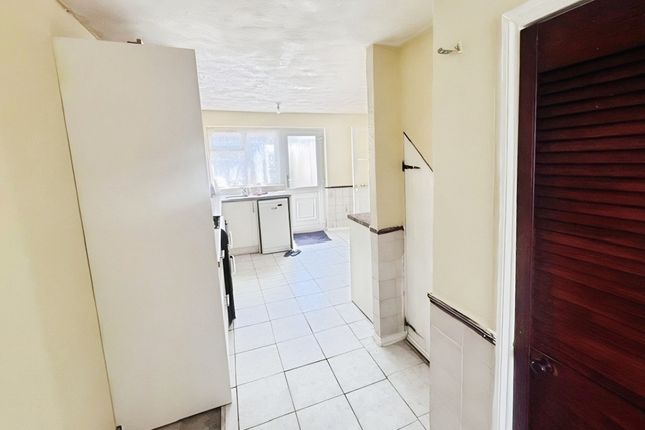 15, Carlton Close, Buckinghamshire photo 4