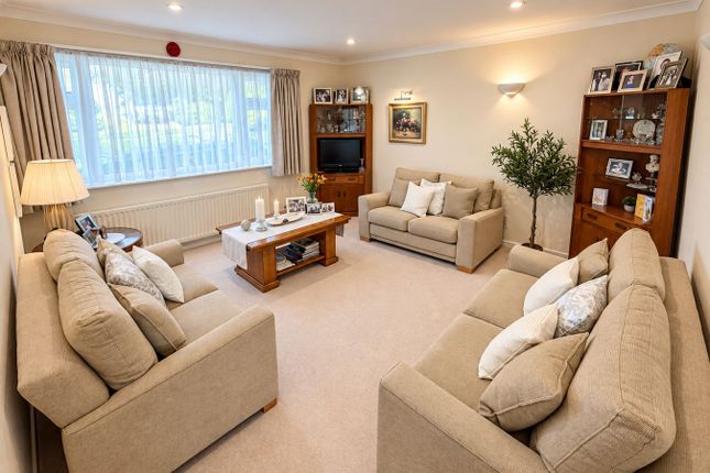 5, Blenheim Close, East Grinstead photo 2