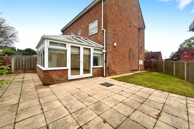 Town house to rent in The Hedgerows, Mexborough, South Yorkshire