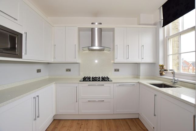 Flat to rent in St. Andrews Park, Tarragon Road, Maidstone