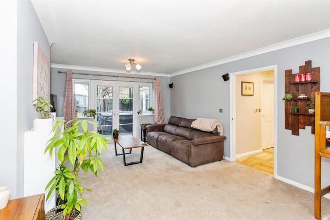 15, The Willows, Kettering photo 4