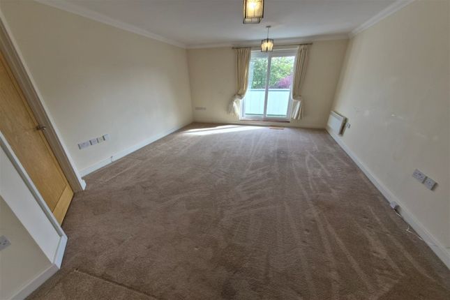 Flat 17, Butlers Place, Portsmouth Road, Milford, Godalming photo 3