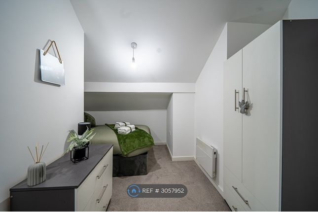 Flat, The Old Police Station Newhey Road, Rochdale photo 2