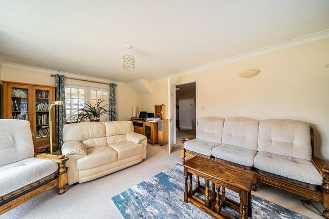 14B,, Stephens Close, Reading photo 2