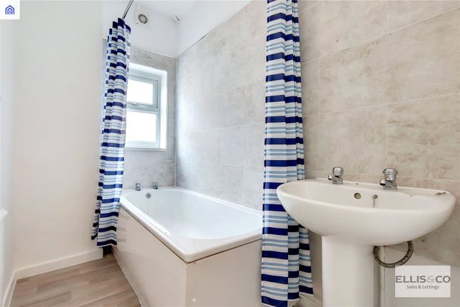 82A, Roundwood Road, London photo 2