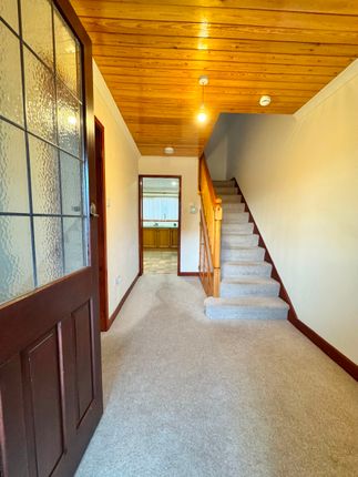 19 Ty'n Rhos Estate, Pwllheli photo 2