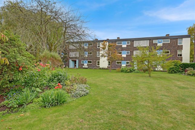 Flat for sale in Sherlock Close, Cambridge