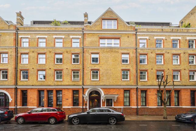 Flat to rent in Chapter House, Covent Garden, London