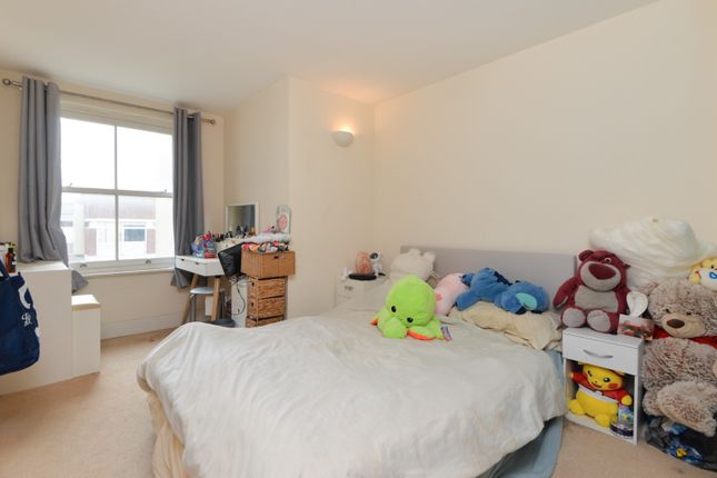 Flat for sale in Flagstaff Court, Canterbury