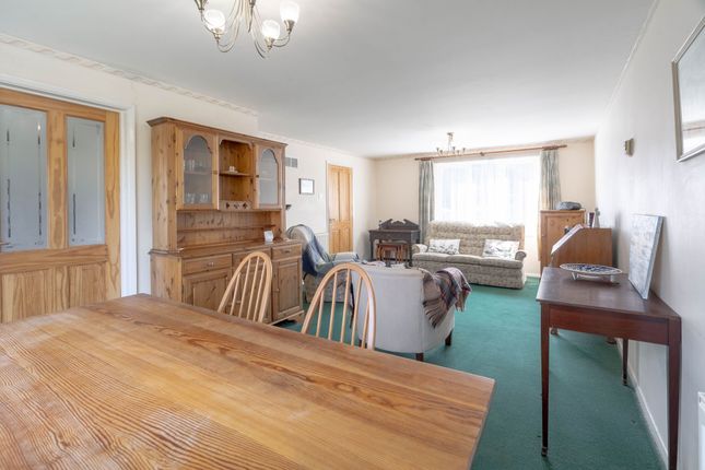 30 Cherry Orchard, Cambridge photo 2
