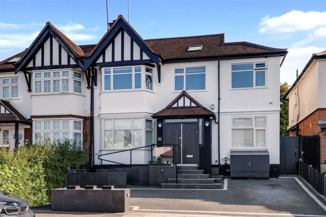 4 bed flat for sale in Monkville Avenue, London NW11