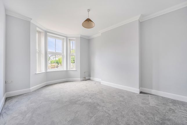 2B, Barrington Road, Horsham photo 2