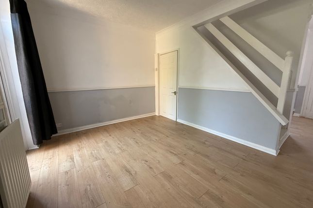 22, Tennyson Street, Swindon photo 4