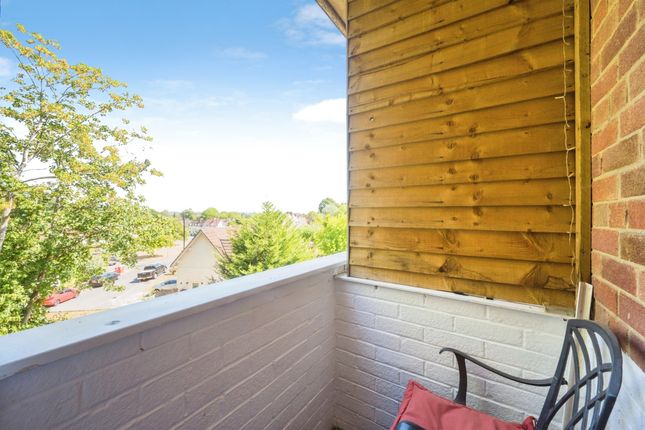 51, Runnymede Court, Southampton photo 4