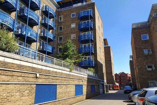 Thumbnail Flat to rent in Jardine Road, London