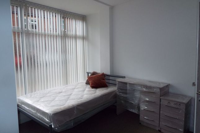 Terraced house to rent in Bournville Lane, Stirchley, Birmingham