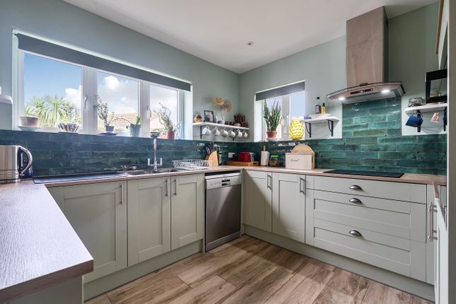 14 Rea Barn Close, Brixham Devon, Devon photo 2