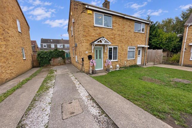 2-bed semi-detached on Cedar Close, Selby, £175,000