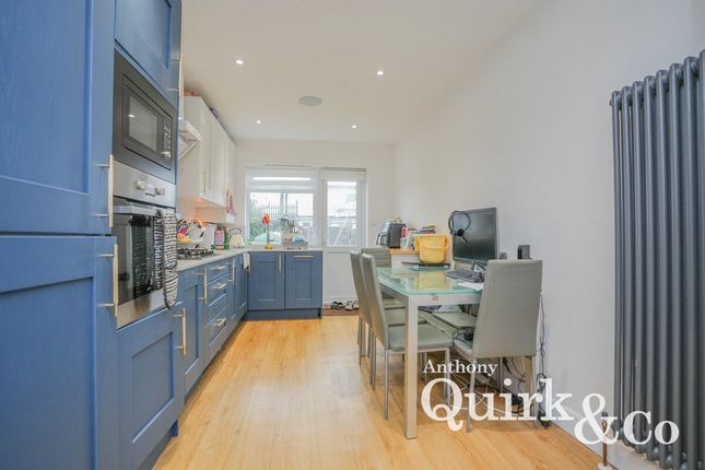 35, Labworth Road, Canvey Island photo 3